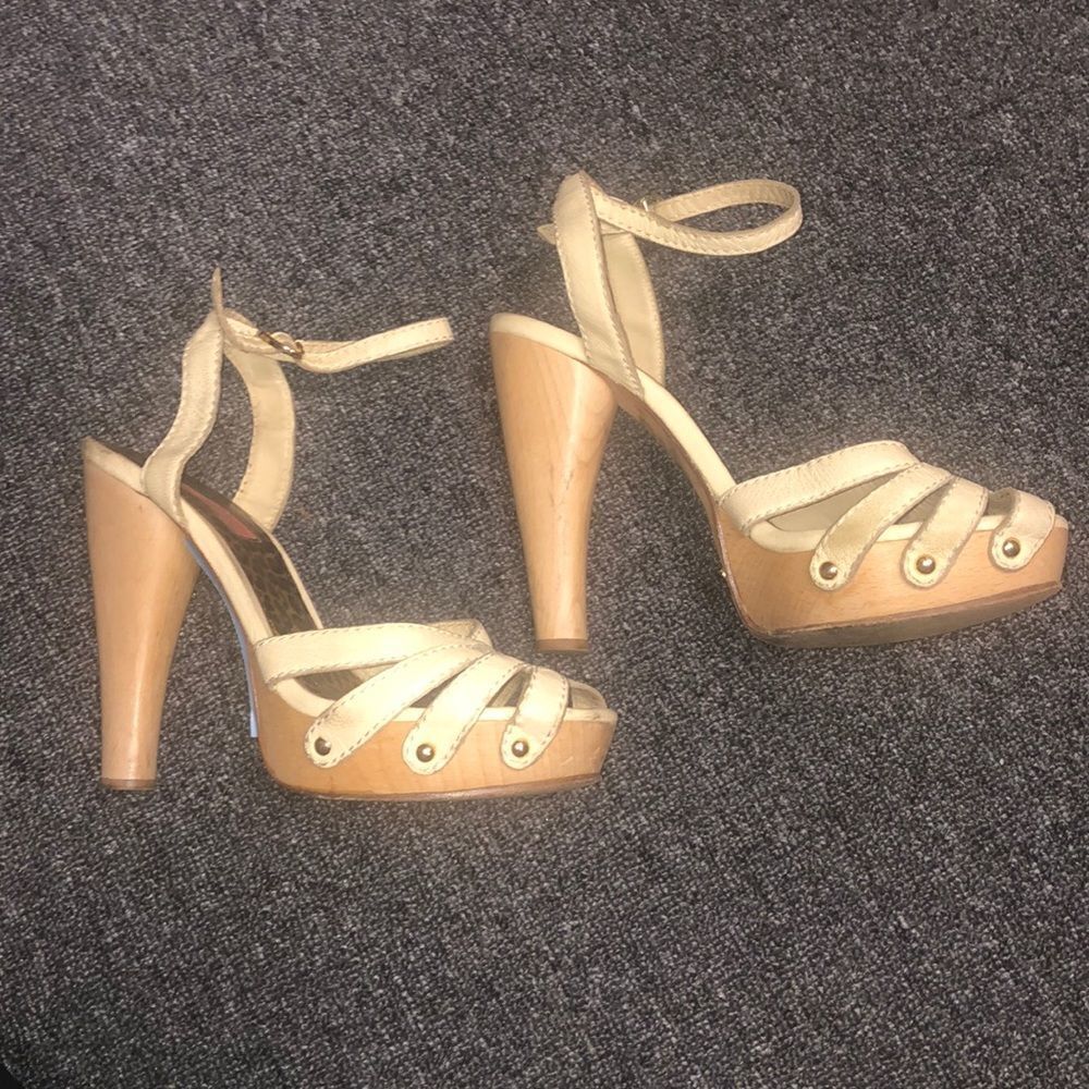 Betsy Johnson strappy heel